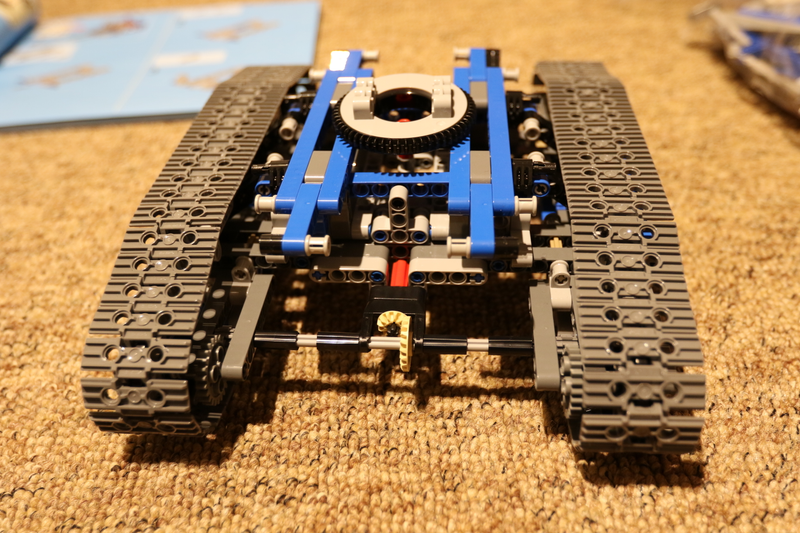Illustration for article titled Lego Technic Crawler Crane: The Oppo Review